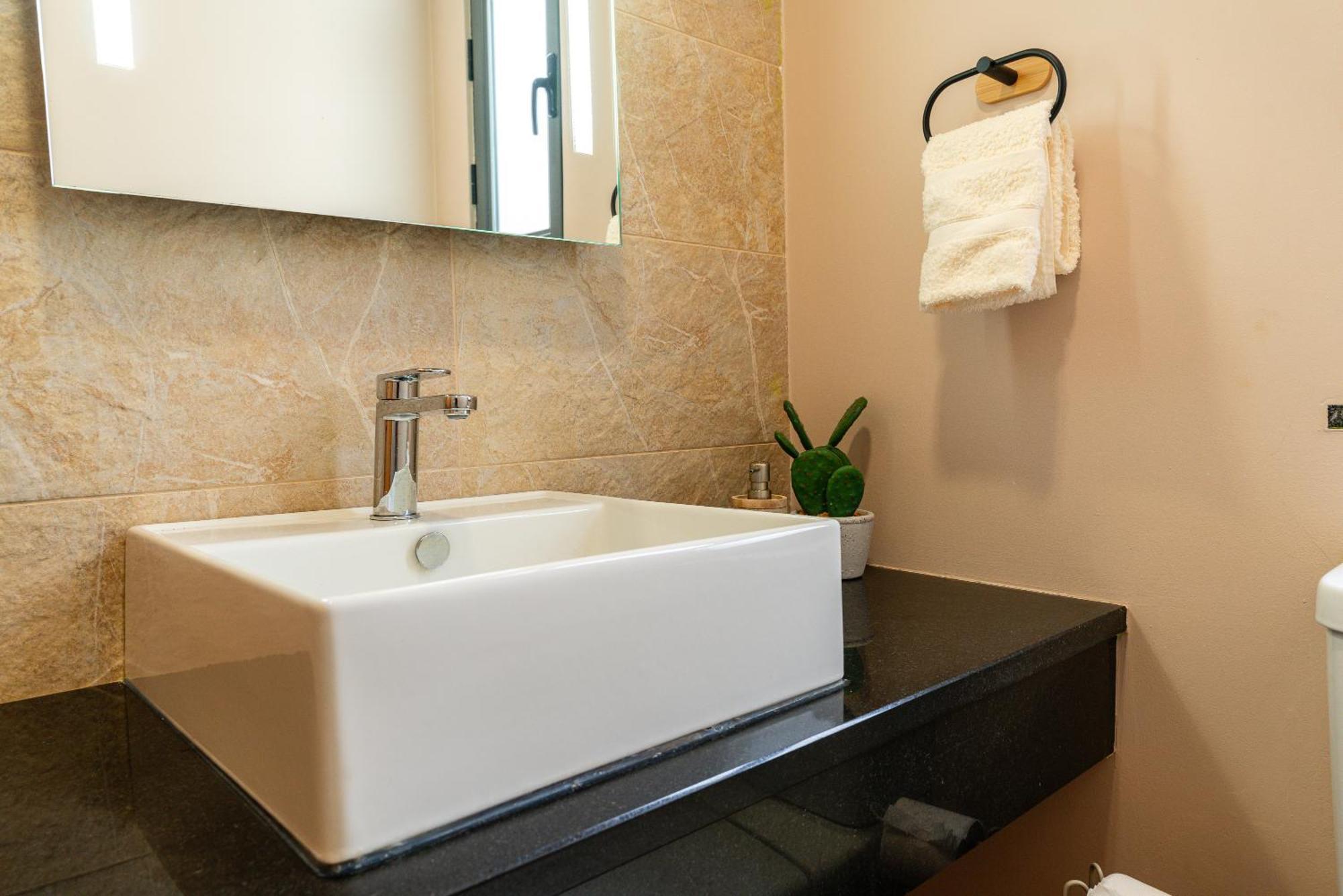 Villa Nunes, Big Holiday House With Private Pool Calheta  Esterno foto
