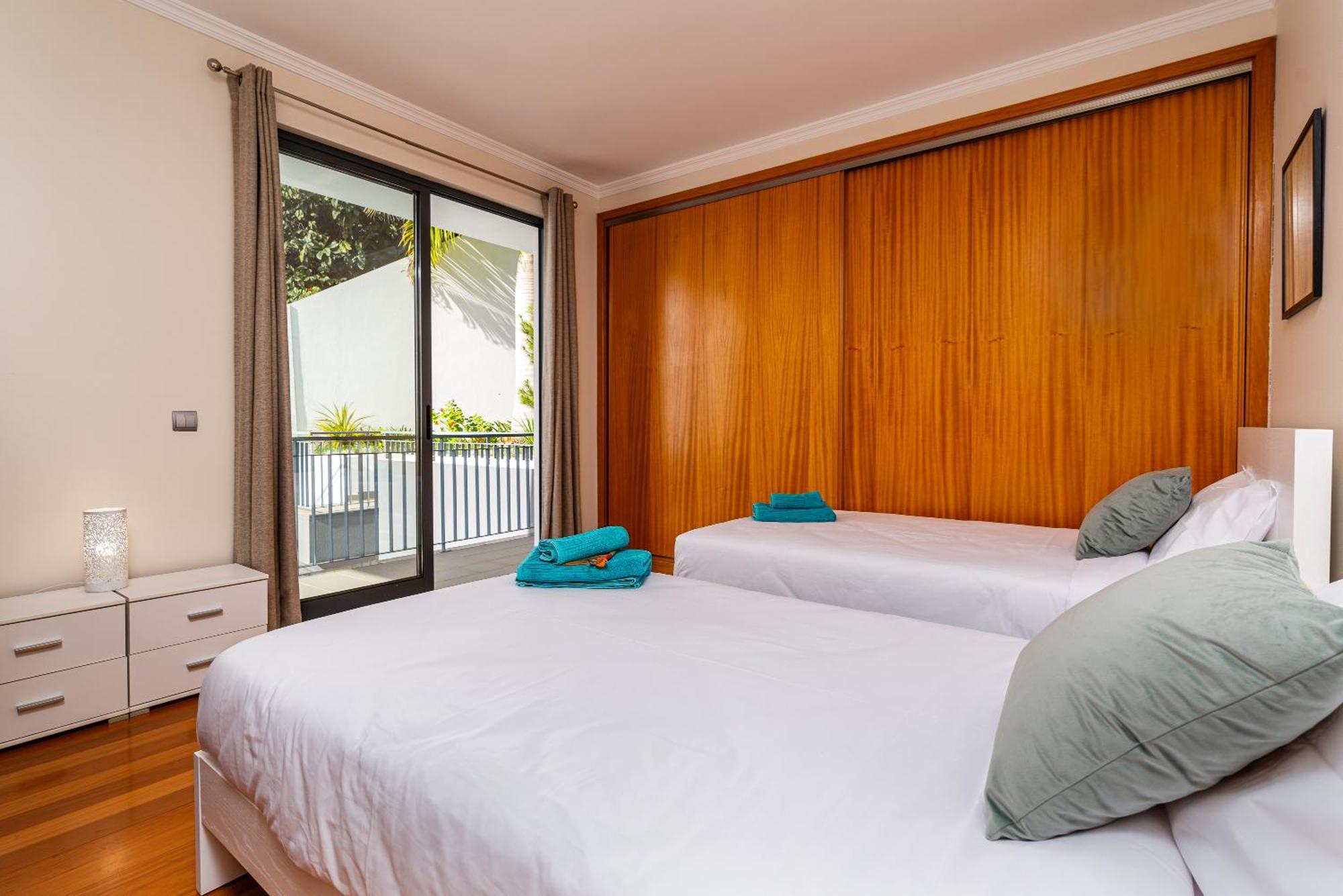 Villa Nunes, Big Holiday House With Private Pool Calheta  Esterno foto